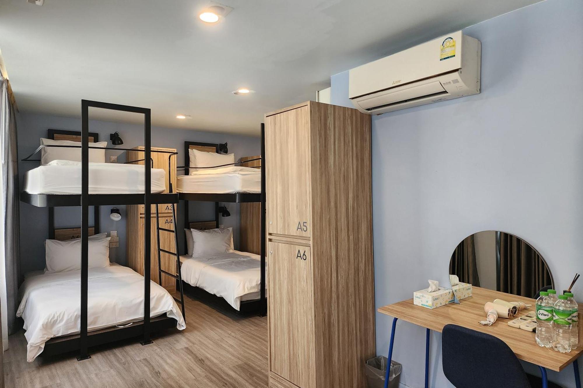 Simply Sleep Hostel Bangkok Exterior foto