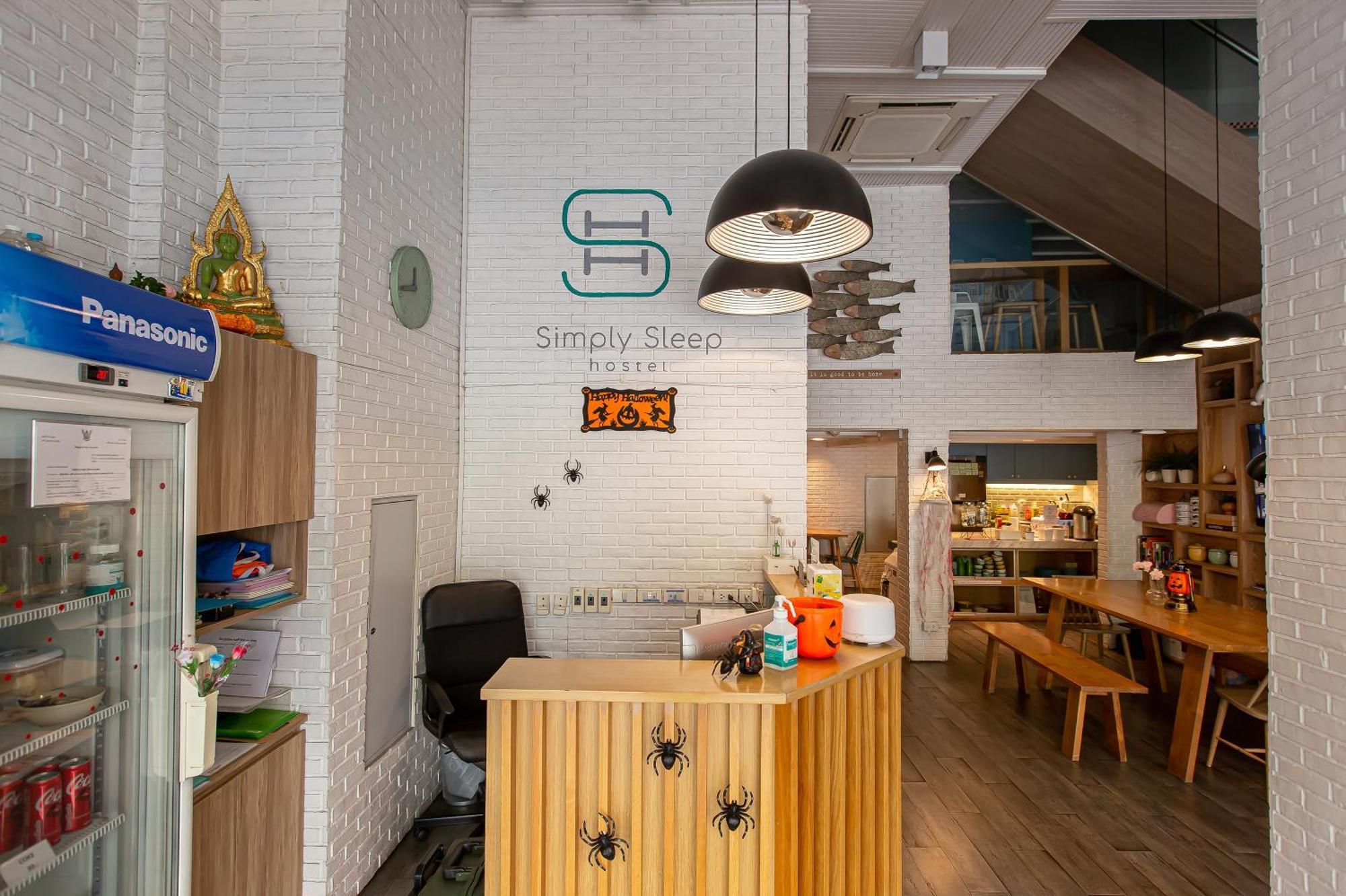 Simply Sleep Hostel Bangkok Exterior foto